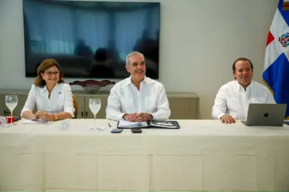 Gobierno anuncia inversiones millonarias en Santiago para salud y agua