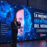 Leonardo Gil presenta libro sobre la psicología y el voto del elector