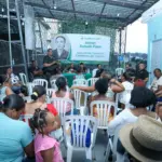 CoopManoguayabo renueva su directiva y aprueba ambiciosos proyectos CoopManoguayabo concluyó con éxito sus 12 asambleas distritales, logrando la renovación democrática de 50 posiciones dirigenciales. Este proceso, que contó con una formación técnica obligatoria para los nuevos líderes, reafirma el compromiso de la institución con la gobernanza y la transparencia institucional. Durante los encuentros, los socios respaldaron una inversión de RD$115 millones para la expansión de su sede central y la construcción de un nuevo salón de eventos. Asimismo, se presentó el Plan Estratégico 2026-2028, que prioriza la transformación digital, la sostenibilidad financiera y la mejora en la experiencia del socio. A pocos meses de celebrar su 80 aniversario, la cooperativa fortalece su impacto social al elevar del 5% al 10% el fondo destinado a apoyo comunitario y salud. Pese a ligeras discrepancias en el distrito Pablo Steele, el diálogo prevaleció, consolidando un modelo de gestión basado en la participación democrática y el desarrollo sostenible bajo el lema "Cooperar con Propósito".