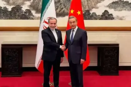 China insta a Irán y EE. UU. a retomar la paz y abrir el estrecho de Ormuz