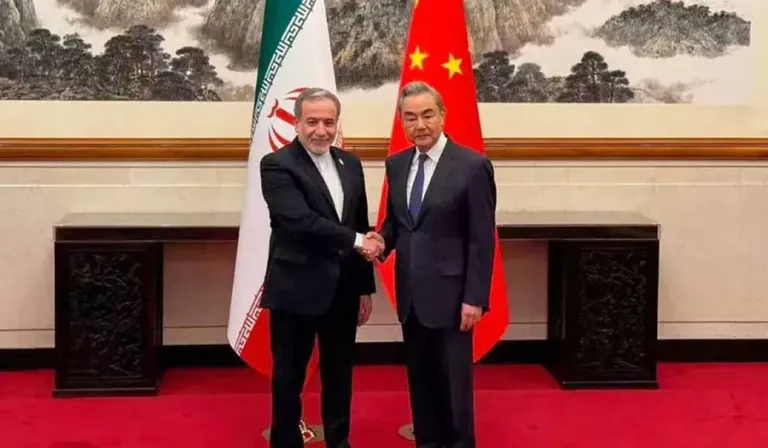 China insta a Irán y EE. UU. a retomar la paz y abrir el estrecho de Ormuz 1 China insta a Irán y EE. UU. a retomar la paz y abrir el estrecho de Ormuz