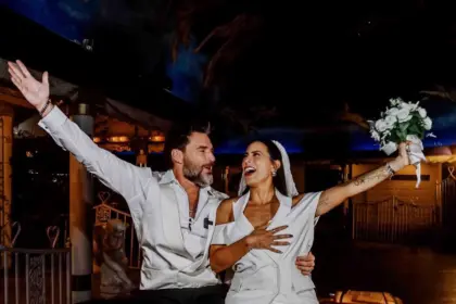 Julián Gil y Valeria Marín se casan de nuevo en Las Vegas por cumpleaños
