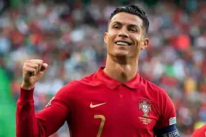 Cristiano Ronaldo: Biografía, récords y trayectoria del astro del fútbol