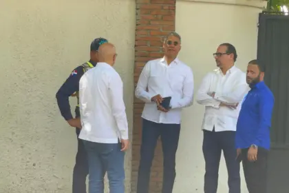 Abinader juramenta nuevos voluntariados hospitalarios en Santiago