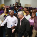 Juan Pérez formaliza apoyo a Gonzalo Castillo como candidato presidencial del PLD