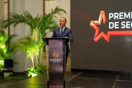 INTRANT premia a 13 empresas por impulsar la seguridad vial en RD 16 INTRANT premia a 13 empresas por impulsar la seguridad vial en RD