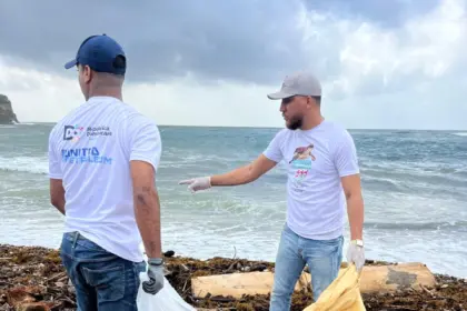 Fundación Juventud Progresista recolecta 57 mil libras de desechos en costas