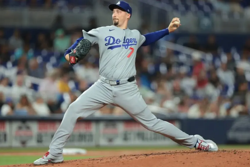 Blake Snell abandona juego ante Rojos por molestias físicas en la ingle