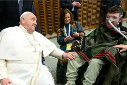 Vaticano busca histórico Oscar con el documental Green Lava