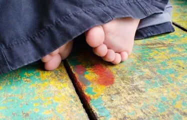 Tragedia en Verón: Niña de un año muere tras recibir disparo en su hogar