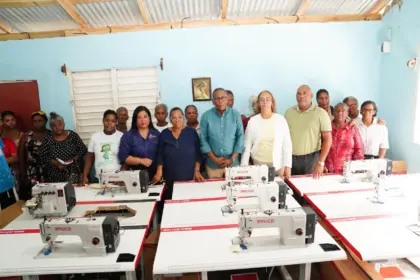 DASAC impulsa el autoempleo femenino en San Cristóbal con máquinas de coser
