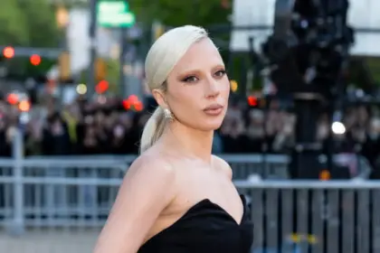 Lady Gaga y Michael Polansky dan la bienvenida a su hija Rose
