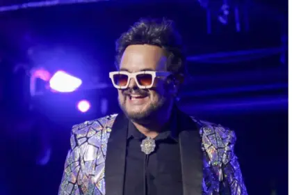 Aleks Syntek explota en concierto y arremete contra el reguetón