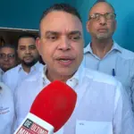 SNS entrega equipos médicos en policlínica de Arroyo Barril por RD$400 mil