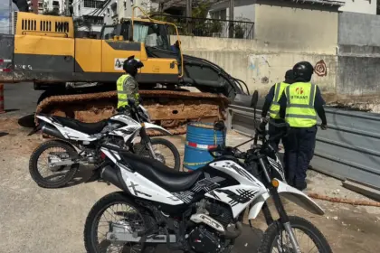INTRANT multa a 15 constructoras por obstruir vías en Santo Domingo