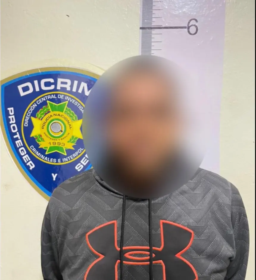 Policía captura a ladrón en Santiago tras robar prendas y dinero