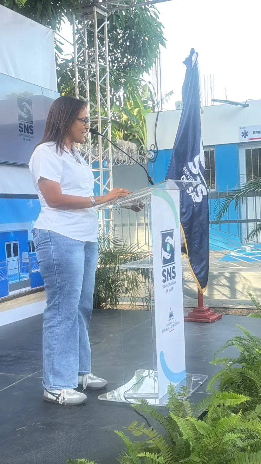 Teodora Mullix fortalece servicios de salud en Samaná junto al SNS