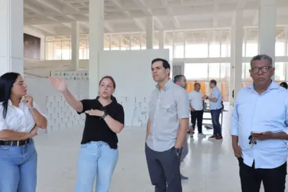 Roberto Ángel Salcedo supervisa montaje final de la FILSD 2026