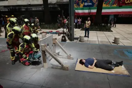 México realiza simulacro nacional en aniversario de históricos terremotos