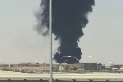 Hutíes atacan instalaciones de Aramco y Riad con drones y misiles 13 Hutíes atacan instalaciones de Aramco y Riad con drones y misiles