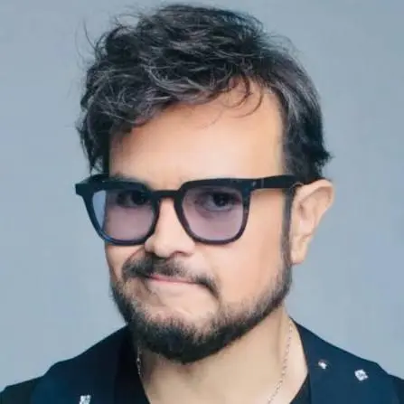 Aleks Syntek abandona México tras polémica en concierto por salud mental