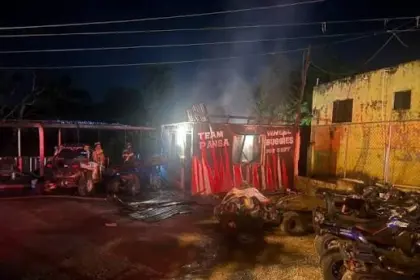 Incendio afecta negocio de alquiler de Four Wheels y Buggies en Jarabacoa