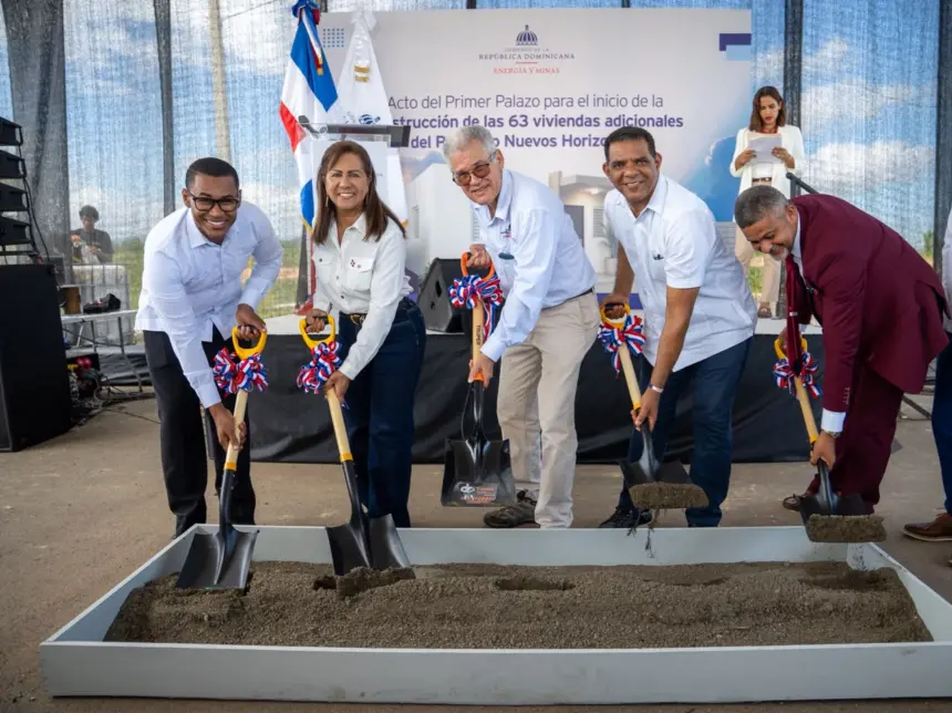 Inician construcción de 63 viviendas para familias reasentadas en Cotuí