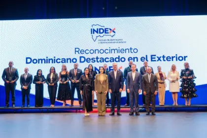 Abinader premia a 14 dominicanos destacados en Estados Unidos por INDEX