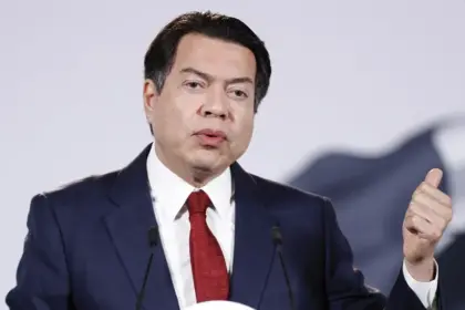 México prohíbe uso de celulares en escuelas primarias y secundarias