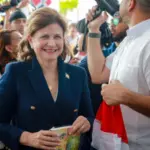 Raquel Peña celebra récord Guinness de lectura de jóvenes dominicanos