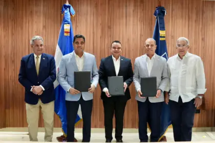 SNS, Deportes y COD firman alianza para fortalecer salud de atletas