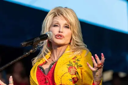 California instaura el 25 de septiembre como Día de Dolly Parton