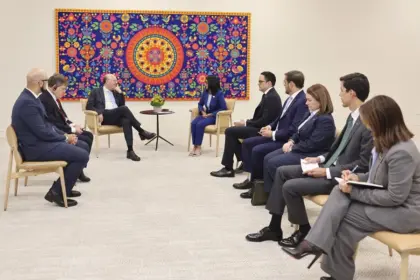 Delcy Rodríguez negocia con FMI, BM y BID en Nueva York para fortalecer lazos