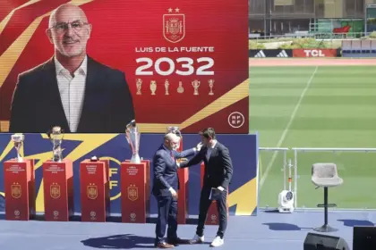Luis de la Fuente renueva con España hasta 2032 tras ganar el Mundial