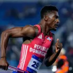 Christopher Melenciano rompe récord mundial y gana oro en atletismo