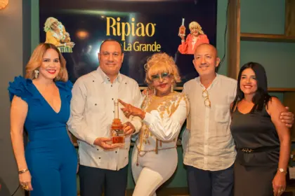 Lanzan Ron Ripiao Edición Especial en honor a Fefita La Grande 13 Lanzan Ron Ripiao Edición Especial en honor a Fefita La Grande