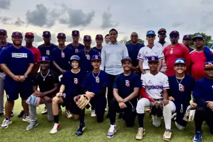 Nelson Cruz motiva a la selección dominicana U15 rumbo al Mundial