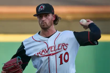 Leones del Escogido refuerzan pitcheo con Rees y VanScoter para LIDOM