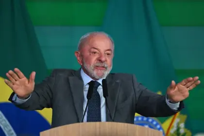 Lula cuestiona la influencia de Estados Unidos en la política de Venezuela
