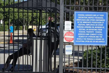 Denuncian grave hacinamiento en centros de detención del ICE en Florida