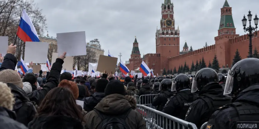 Rusia prohíbe protestas tras denuncias de fraude electoral en elecciones