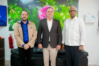 TNR presenta al Ministro de Agricultura avances en tecnificación de riego