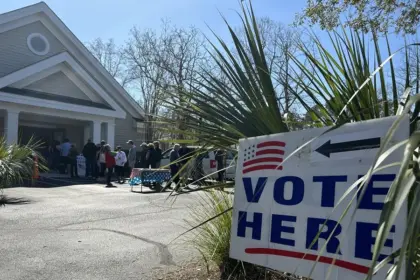 El 45 por ciento de votantes rechaza gestión de Trump en elecciones legislativas