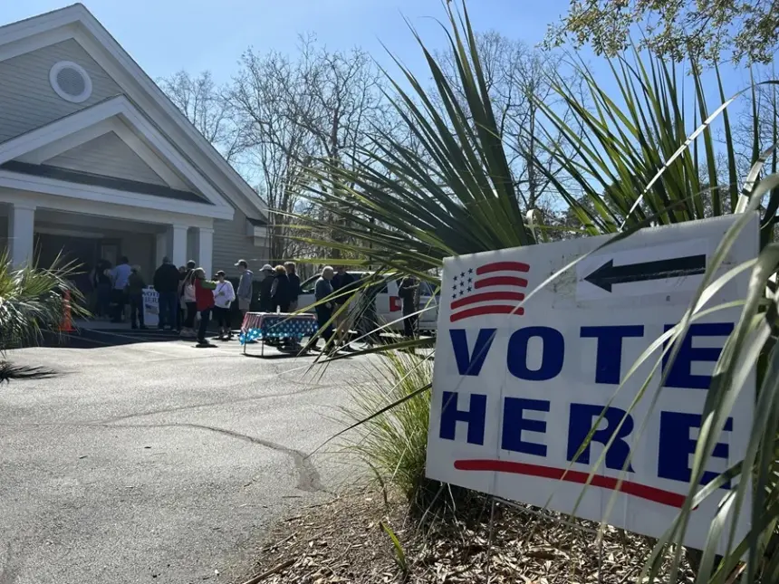 El 45 por ciento de votantes rechaza gestión de Trump en elecciones legislativas