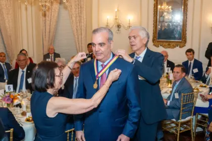 Americas Society otorga Insignia de Oro a Luis Abinader por su liderazgo