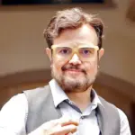Aleks Syntek amenaza con no regresar a México tras conflicto con la prensa