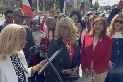 Union City honra a Fefita La Grande nombrando una calle en su honor