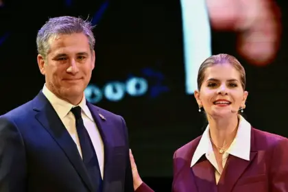 Destituyen a canciller de Costa Rica tras reunión no autorizada con Trump