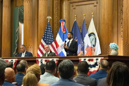 Abinader reconoce a Antonio Reynoso, primer dominicano en presidir Brooklyn