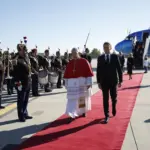 León XIV inicia histórica visita oficial a Francia con agenda masiva